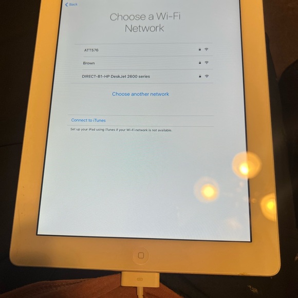 Apple Ipad 2 with White Border - Picture 3 of 6